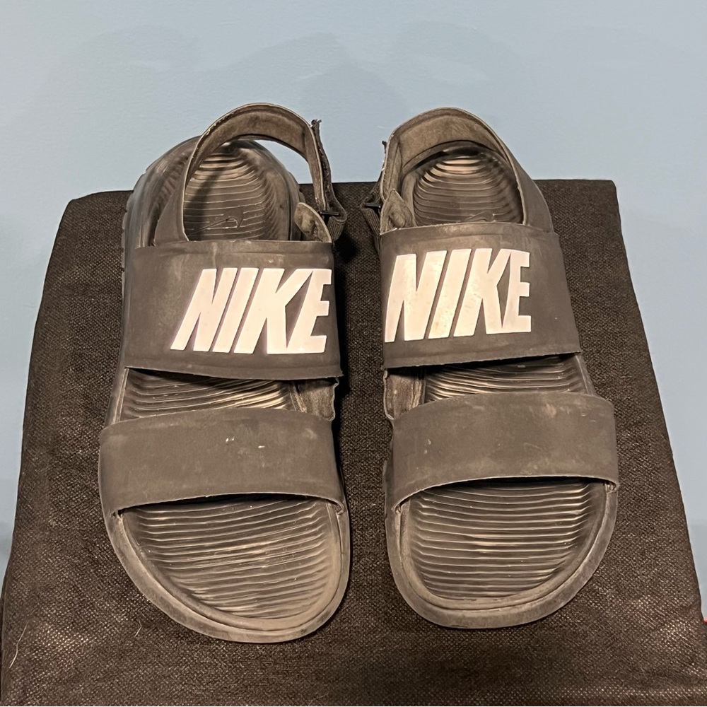 Nike Tanjun Womens Sandals Black White Slingback Shoes Size 10 - Picture 3 of 7